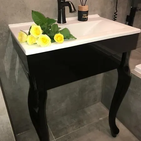 Good Time Business Center アパート *