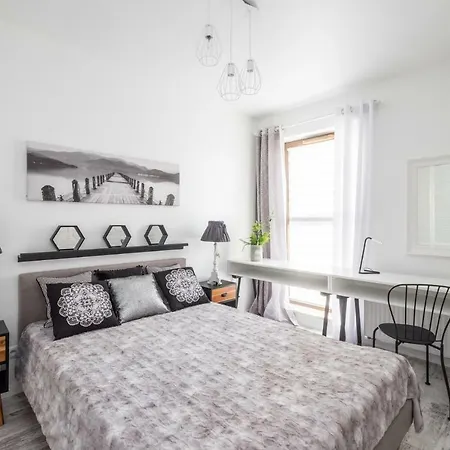 Good Time Business Center アパート