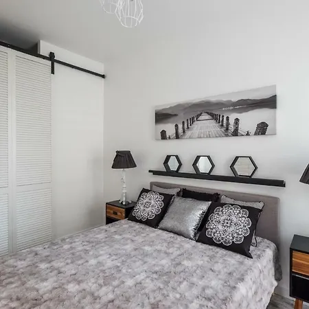 아파트 Good Time Business Center *